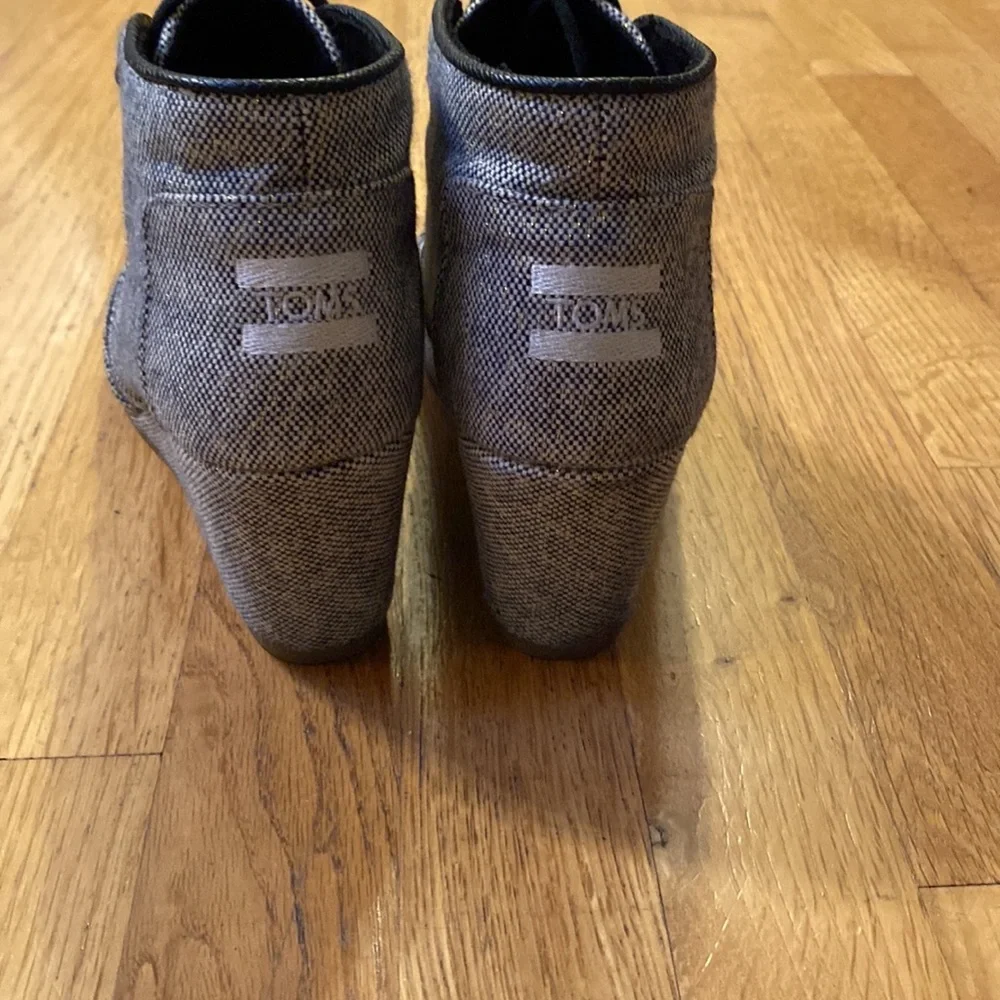 Toms Desert Wedges - Picture 2 of 5